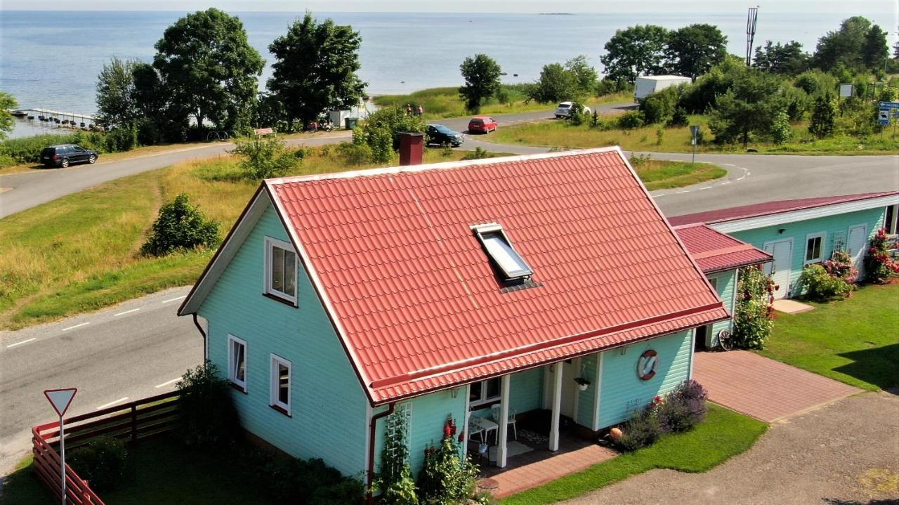 Mere Kodumajutus Kärdla Exterior foto